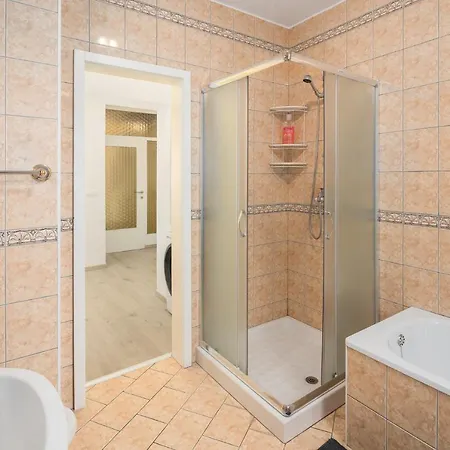 Apartment Dolce With Pool And Bbq Poreč